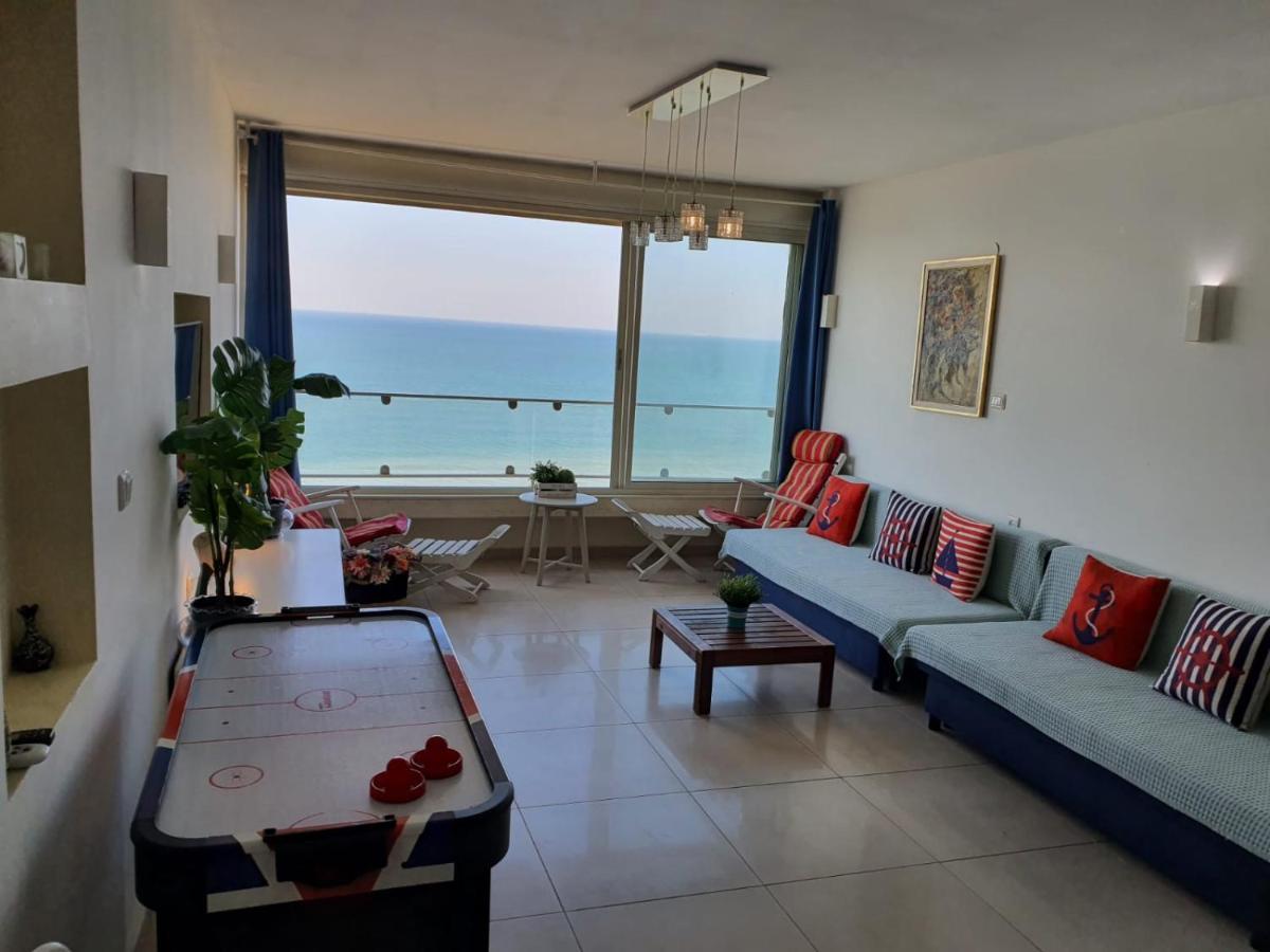 Magic On The Sea-Suites With A Private Jacuzzi And A Private Sea View Netánja Kültér fotó