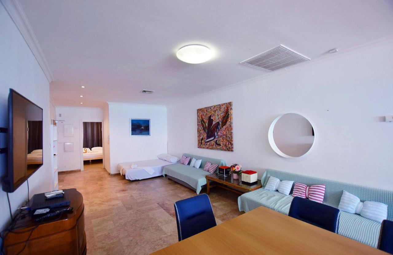 Magic On The Sea-Suites With A Private Jacuzzi And A Private Sea View Netánja Kültér fotó