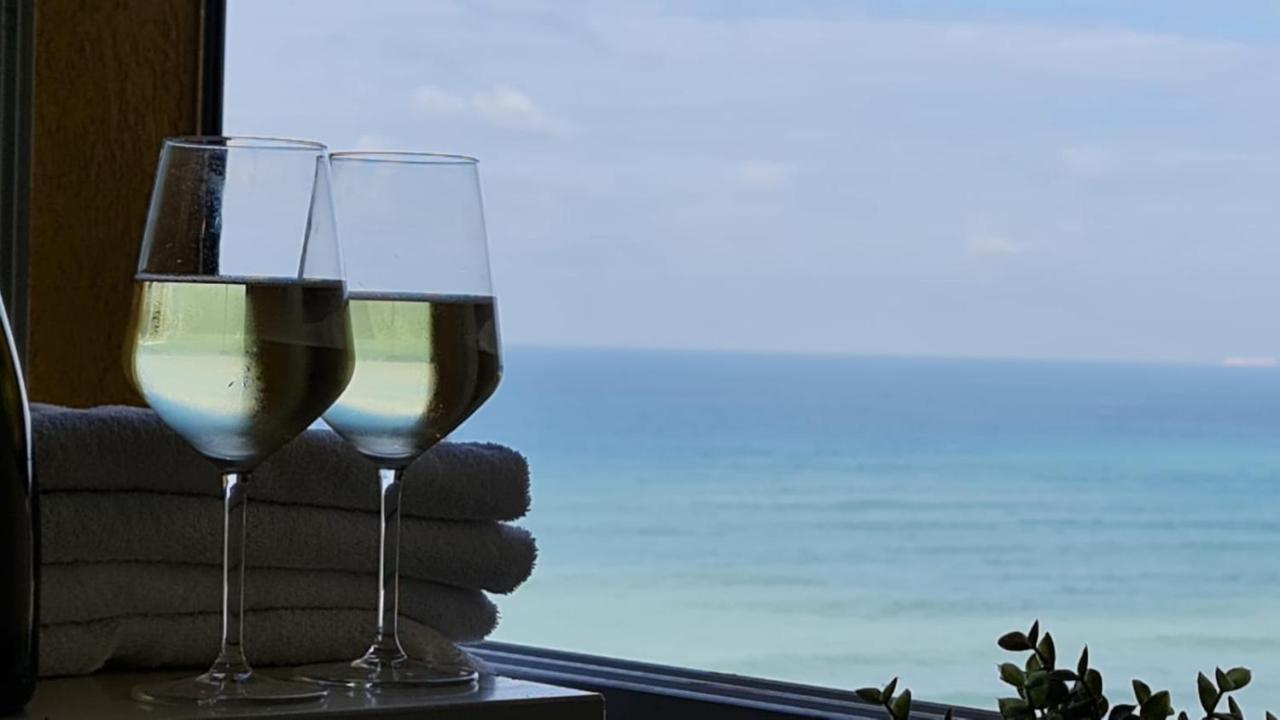 Magic On The Sea-Suites With A Private Jacuzzi And A Private Sea View Netánja Kültér fotó